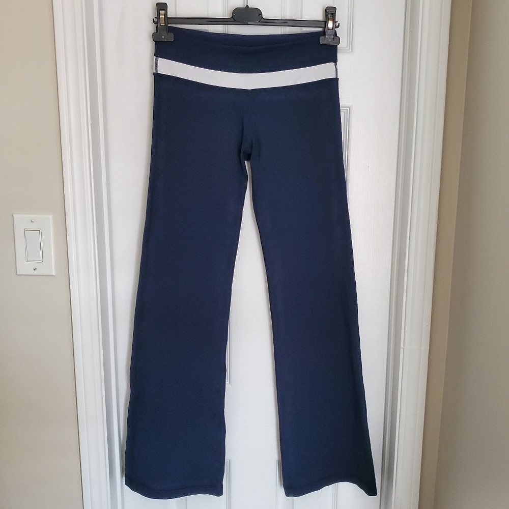 Lululemon EUC Navy White Groove Pant